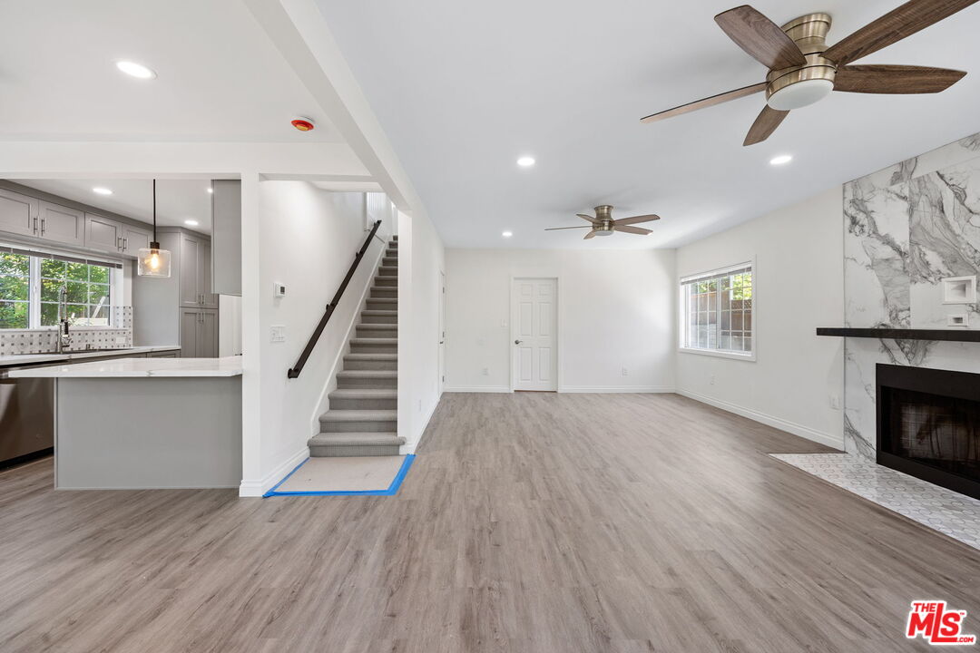 Los Angeles Condo: 1342 Mohawk Street