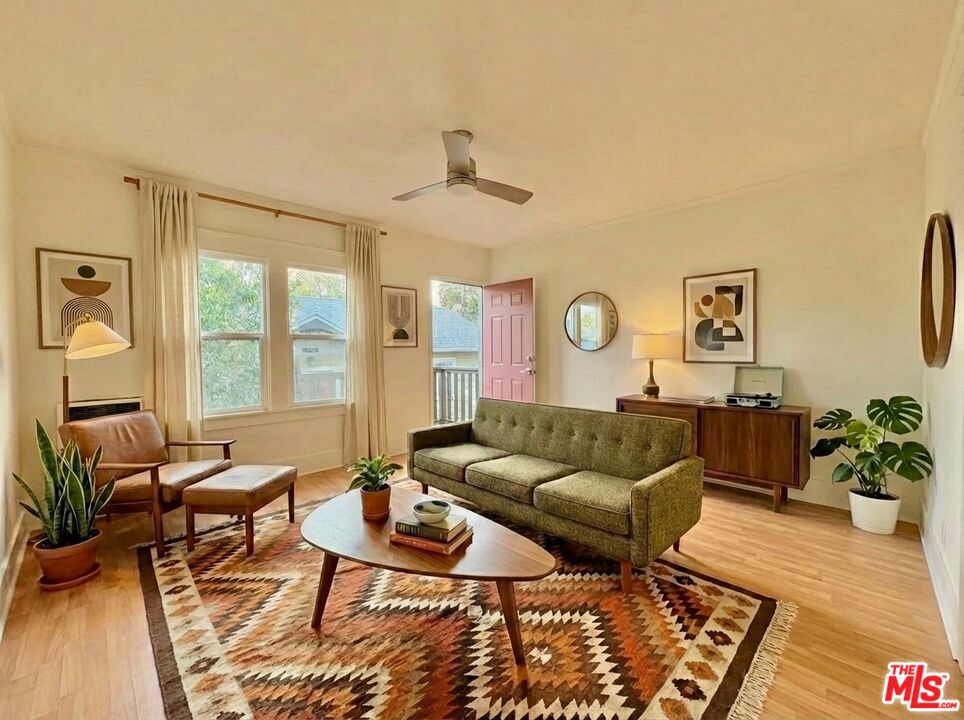 Los Angeles Condo: 1922 Preston Avenue