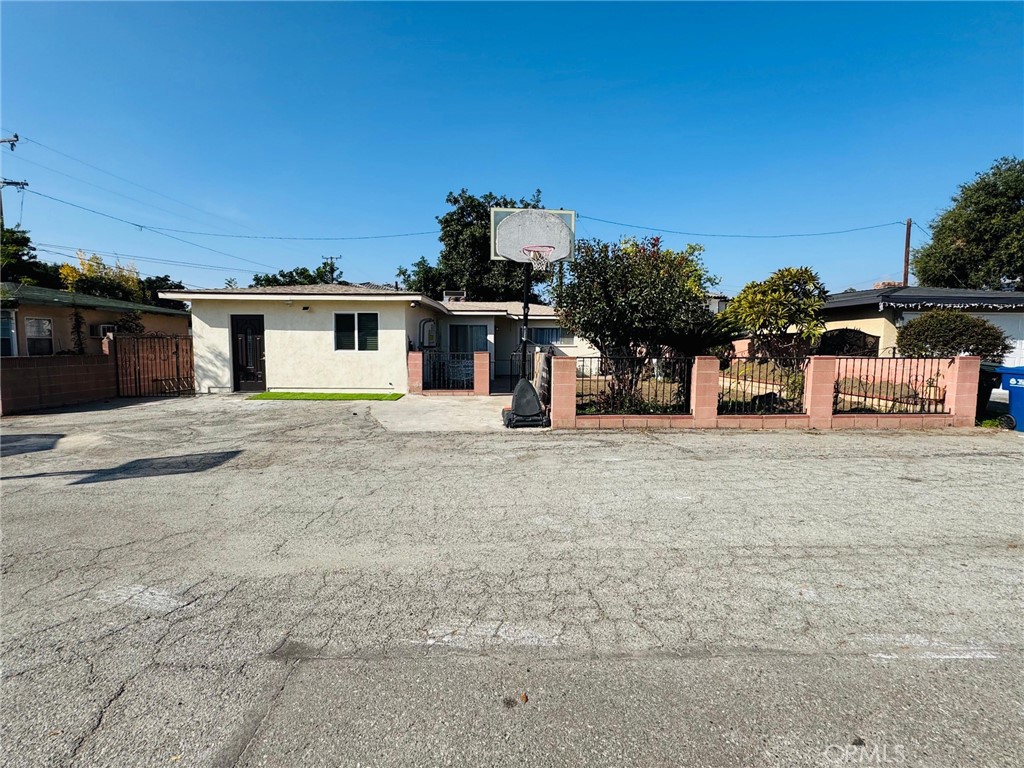 El Monte Condo: 12036 Roseglen Street