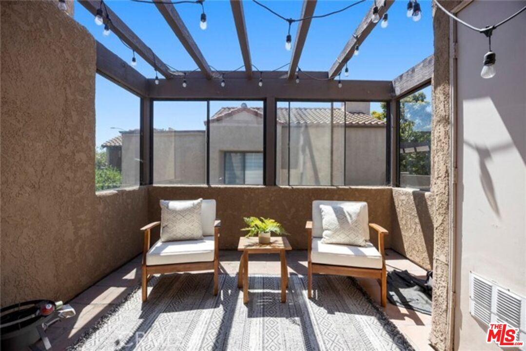 Fullerton Condo: 3055 North Brea Boulevard