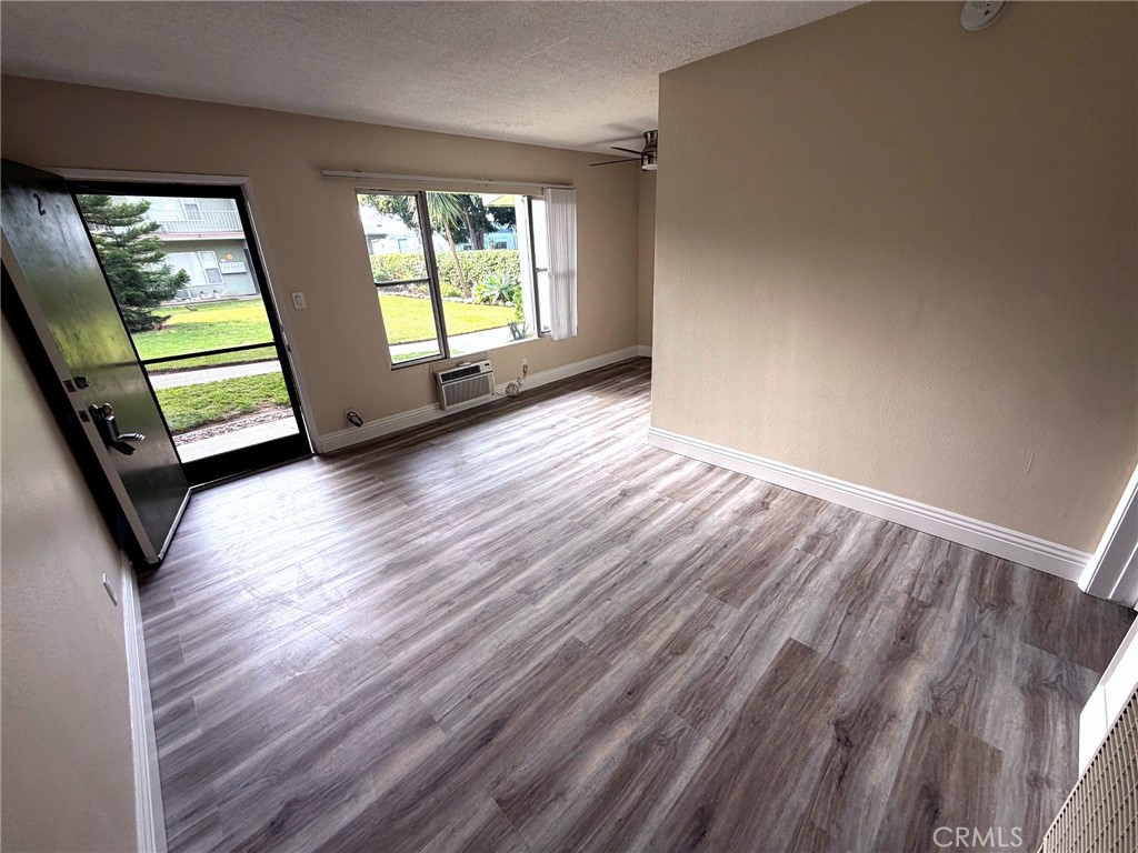 Fullerton Condo: 142 South Princeton Avenue