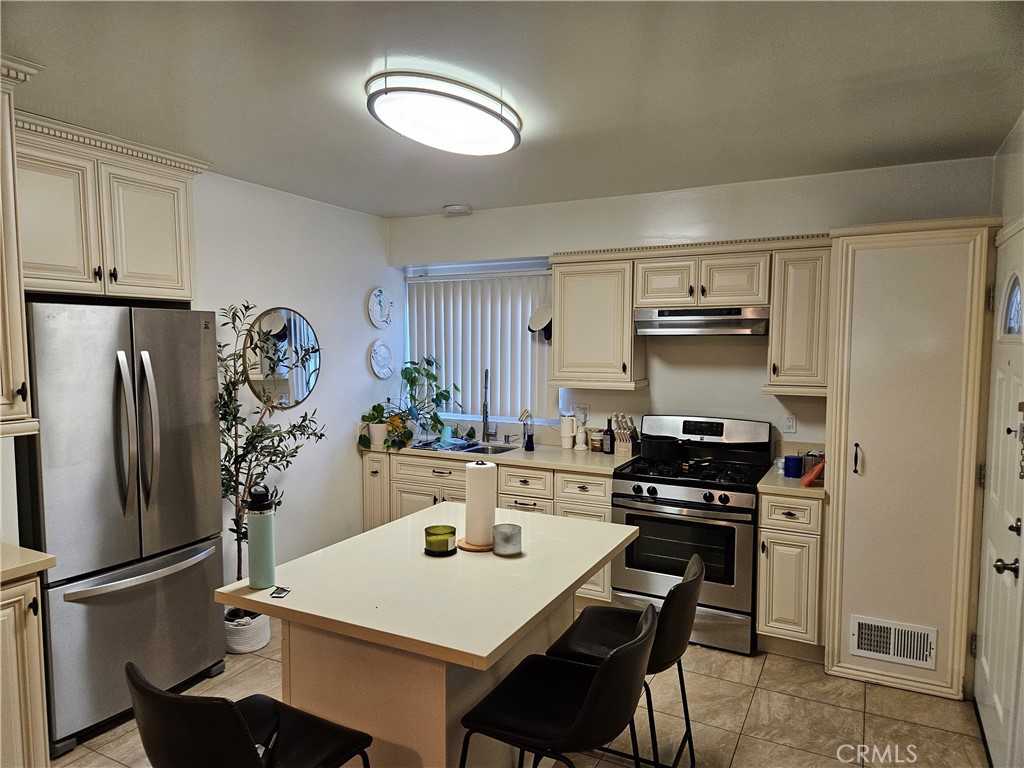 Burbank Condo: 3810 West Heffron Drive