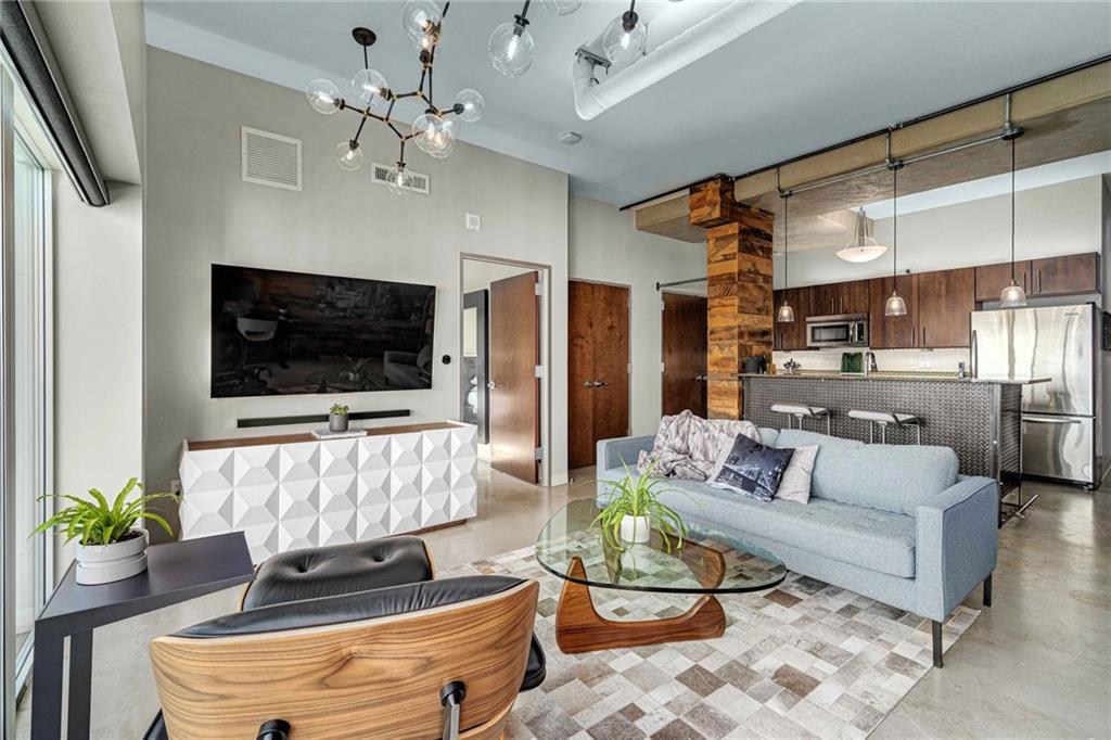 Austin Condo: 800 Brazos St