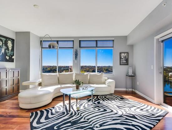 Austin Condo: 54 Rainey St
