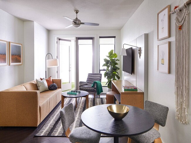 Austin Condo: 1610 E 6th St