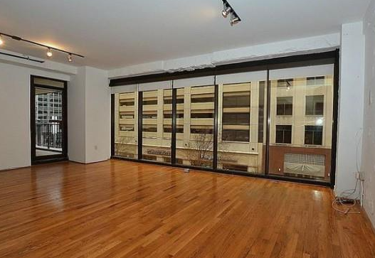 Houston Condo: 917 Main St