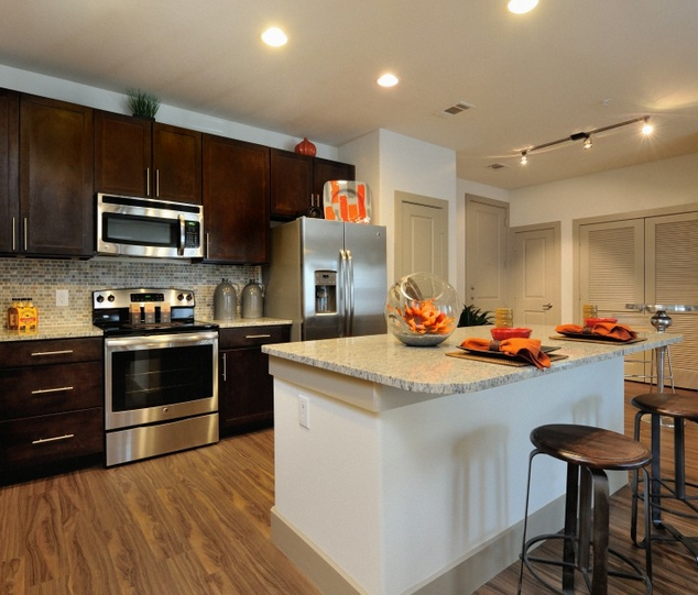 Houston Condo: 2511 Greenhouse