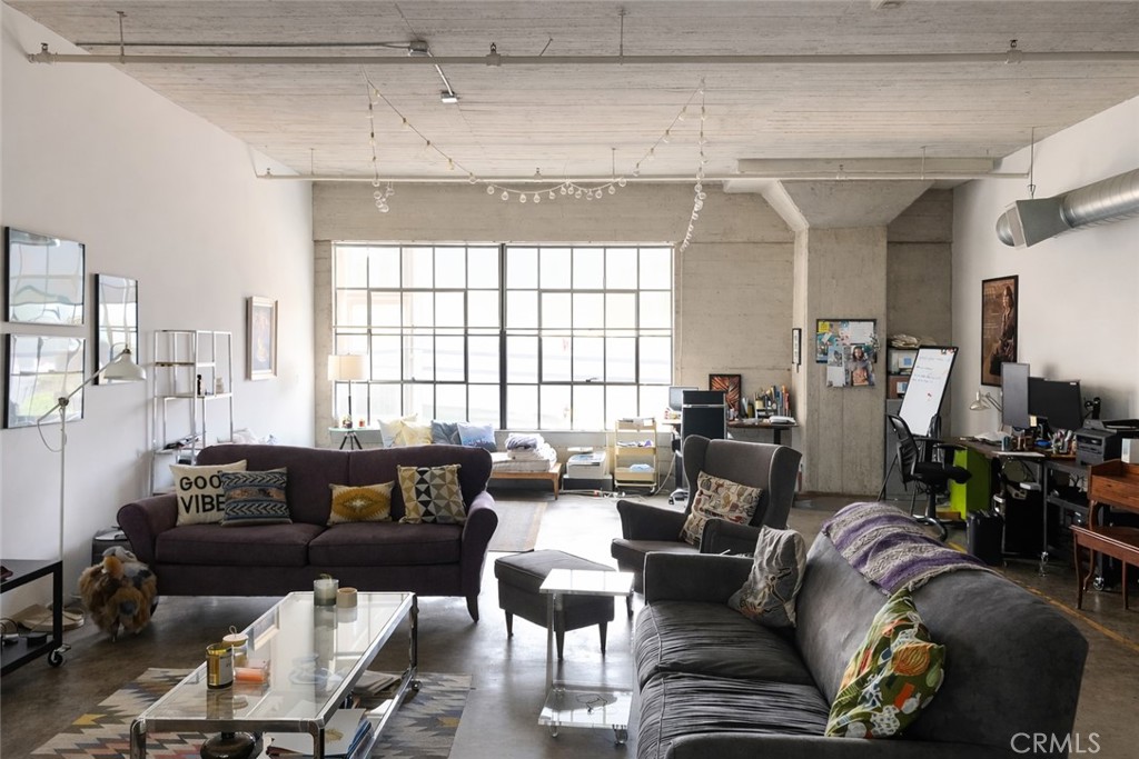 Los Angeles Condo: 1855 Industrial Street