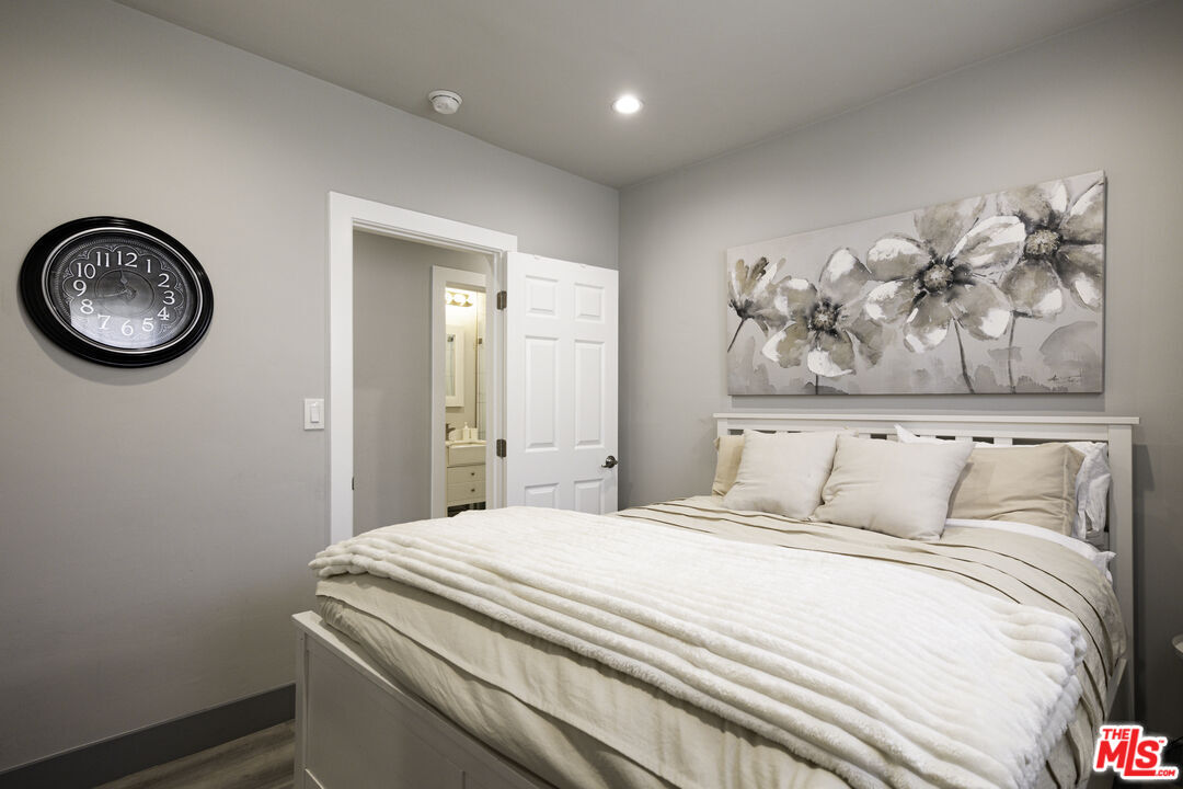 Los Angeles Condo: 1559 1/2 South Harvard Boulevard