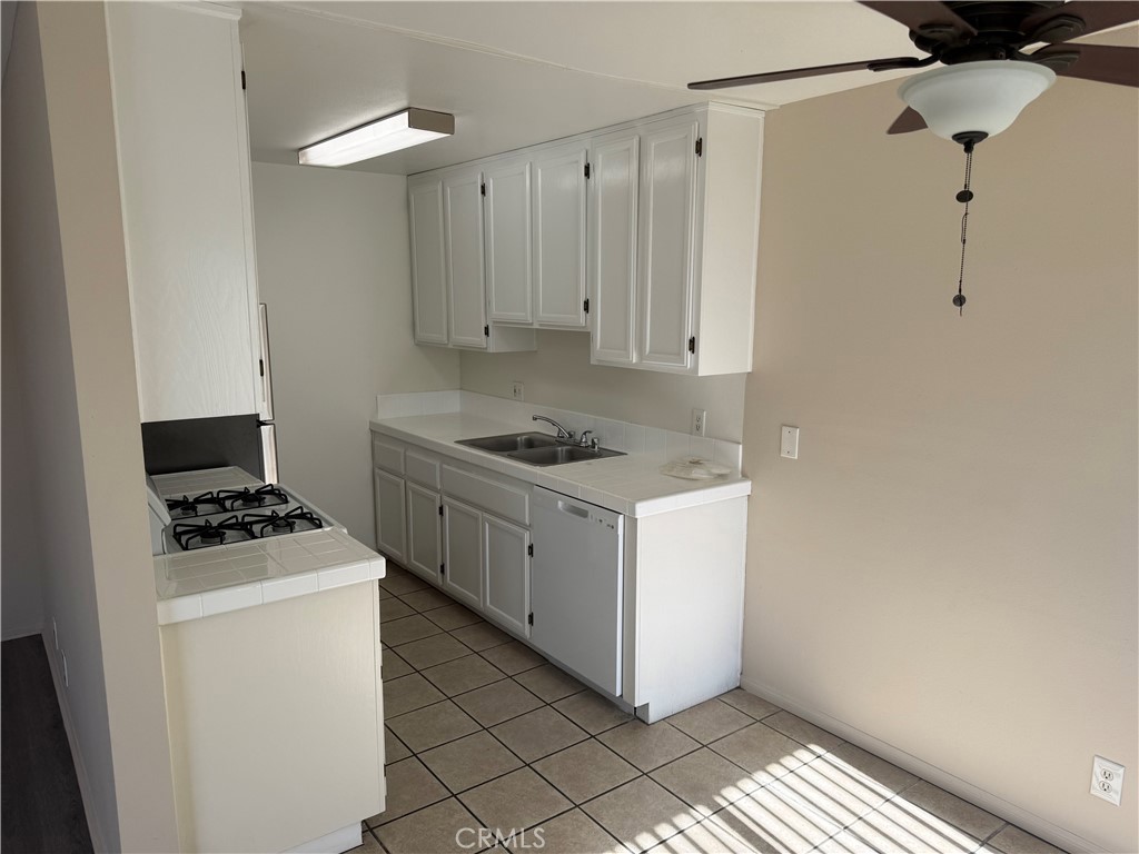 North Hollywood Condo: 5855 Tujunga Avenue