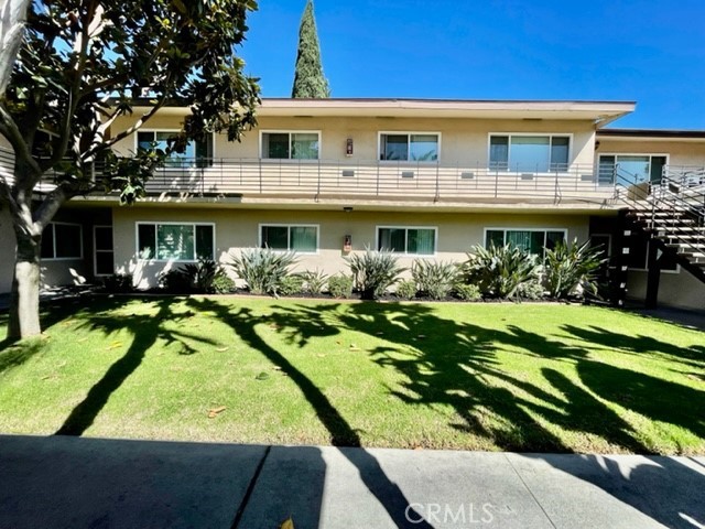 Lynwood Condo: 12437 Harris Avenue