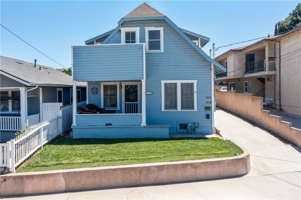 San Pedro Condo: 881 West Upland Avenue