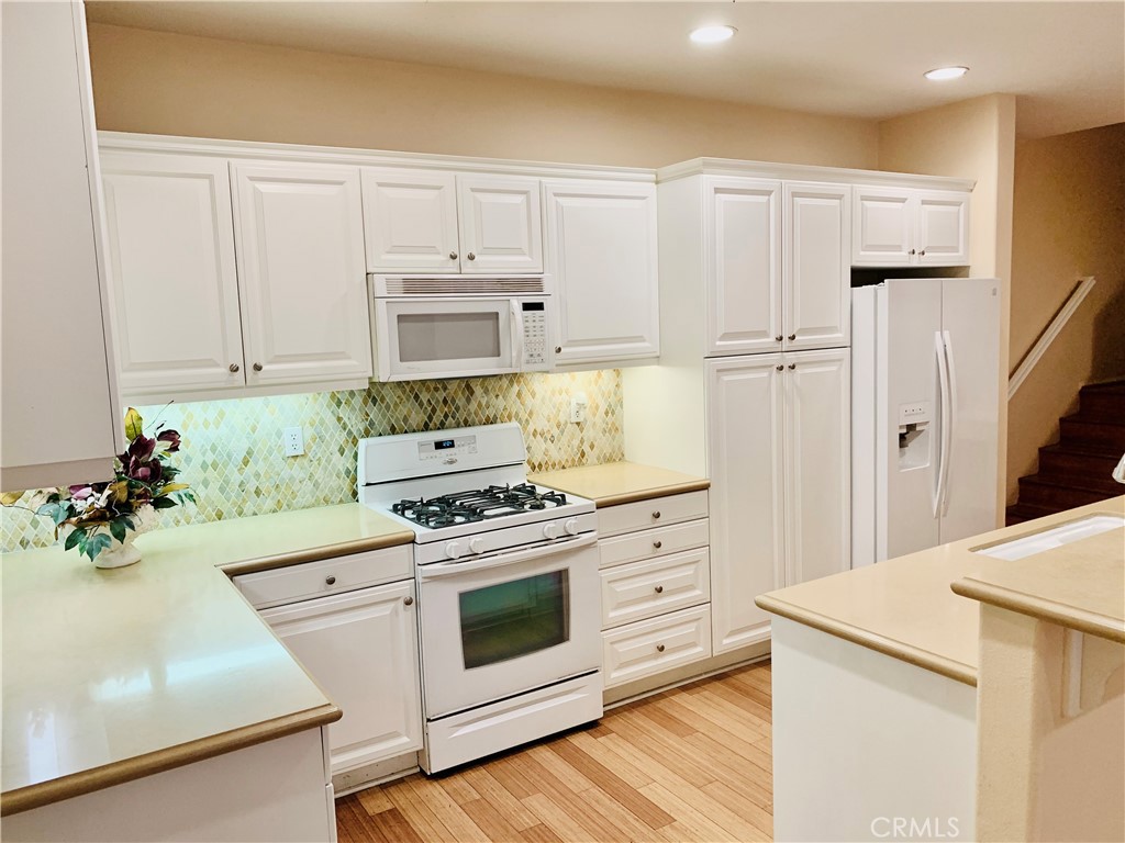 Irvine Condo: 67 Reunion