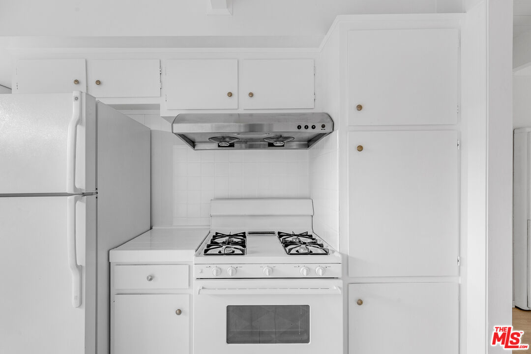 Los Angeles Condo: 4040 Grand View Boulevard