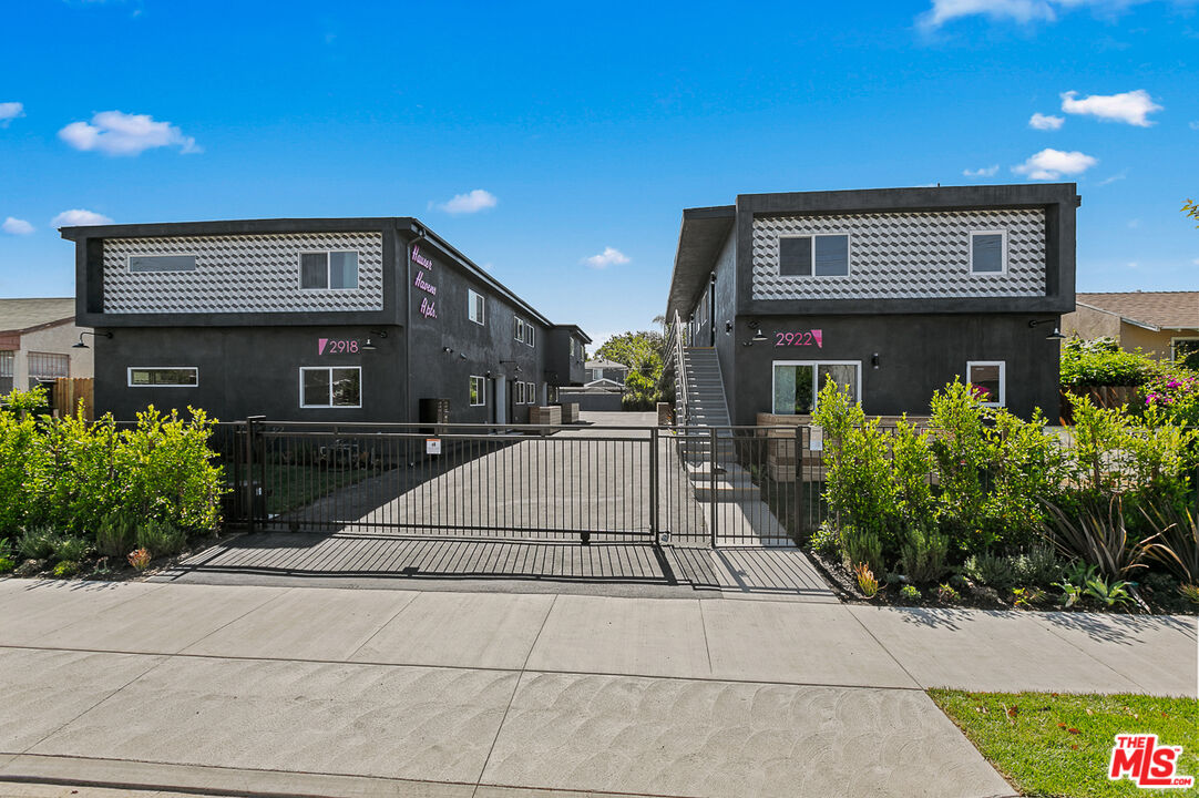 Los Angeles Condo: 2922 Hauser Boulevard
