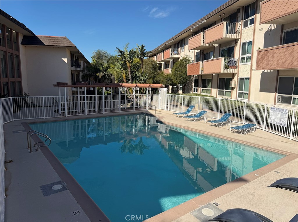 Long Beach Condo: 5585 Pacific Coast Highway
