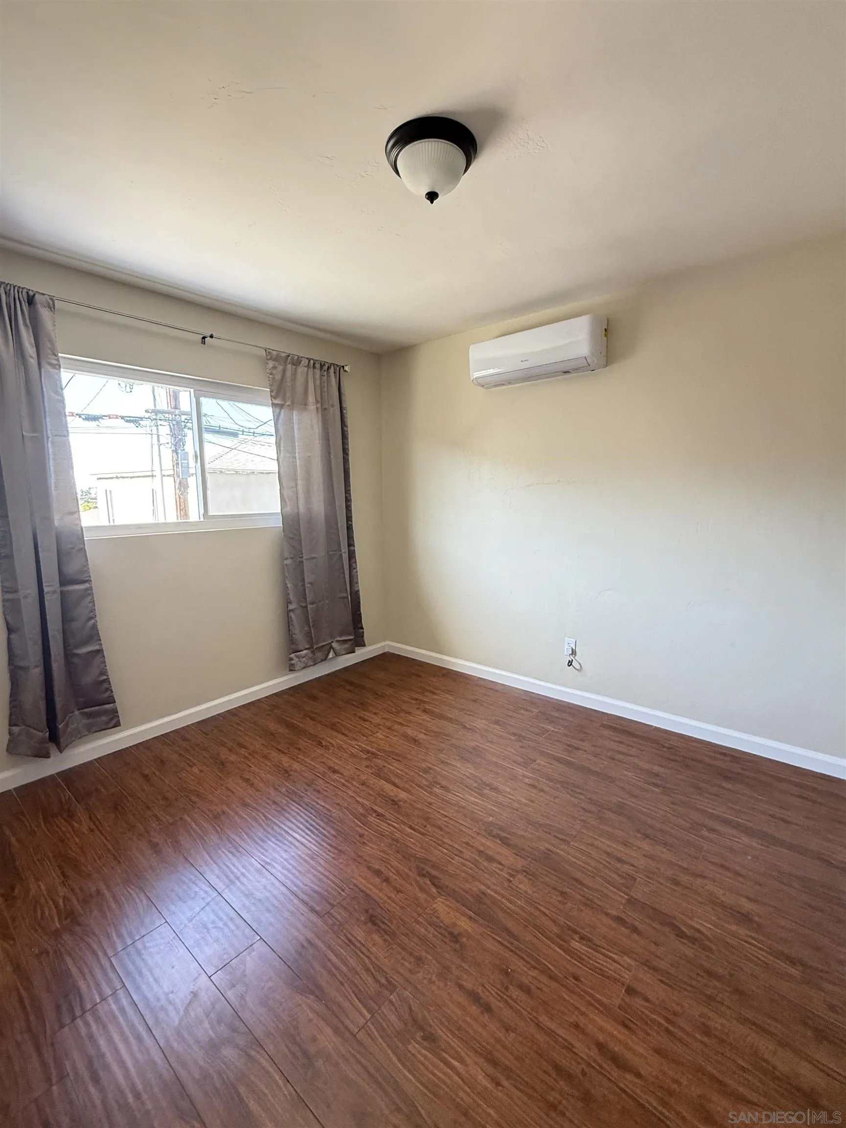 San Diego Condo: 4580 Hamilton Street