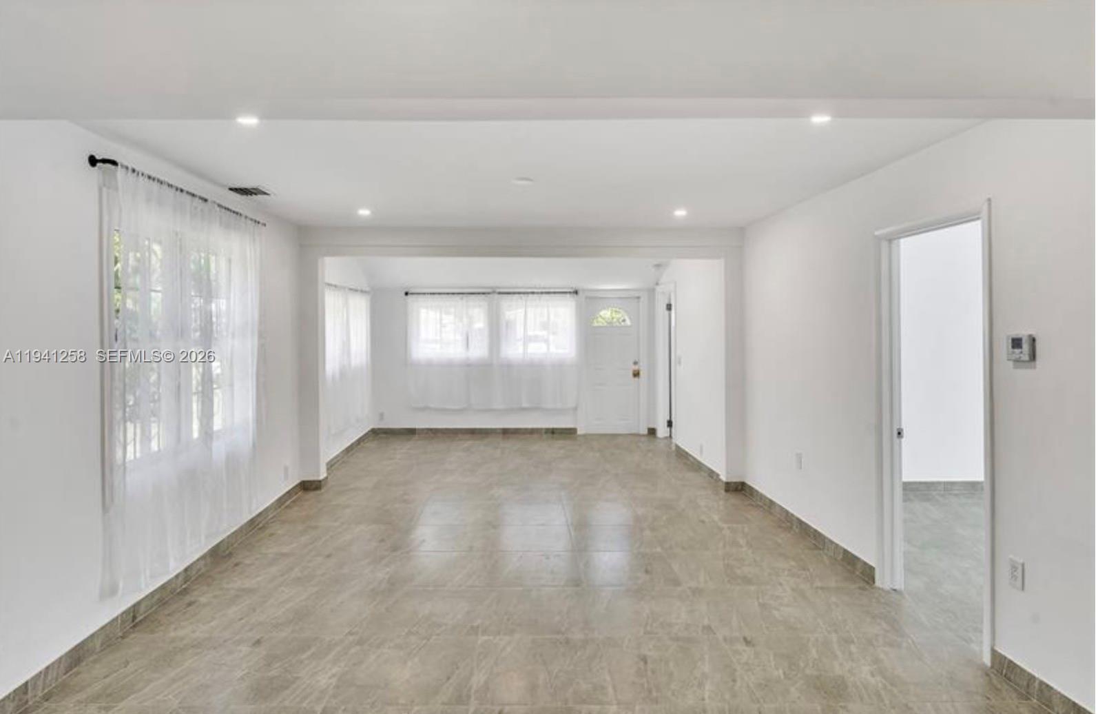 Hallandale Beach Condo: 211 Southeast 9th Street