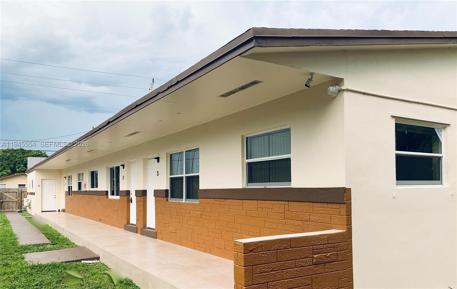 Hallandale Beach Condo: 609 Northwest 2nd Avenue