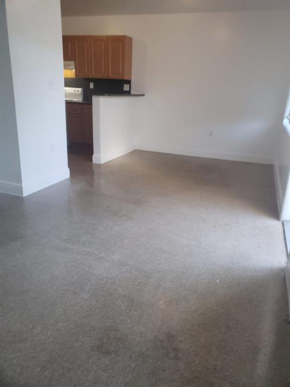 Hallandale Beach Condo: 717 Northeast 10th Avenue