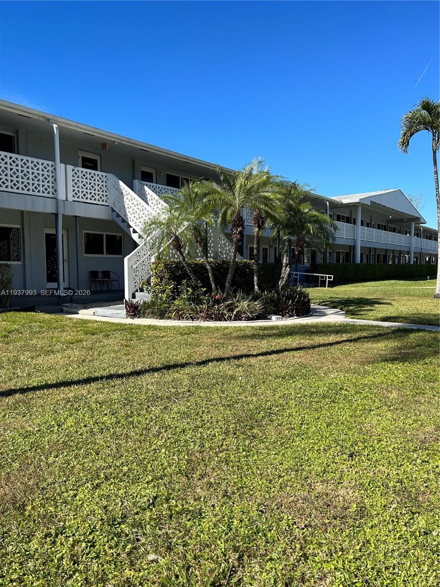 Hallandale Beach Condo: 600 Layne Boulevard