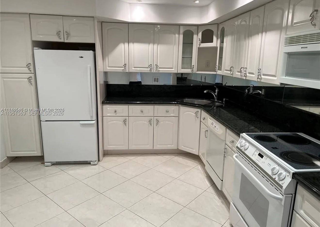 Hallandale Beach Condo: 500 Three Islands Boulevard