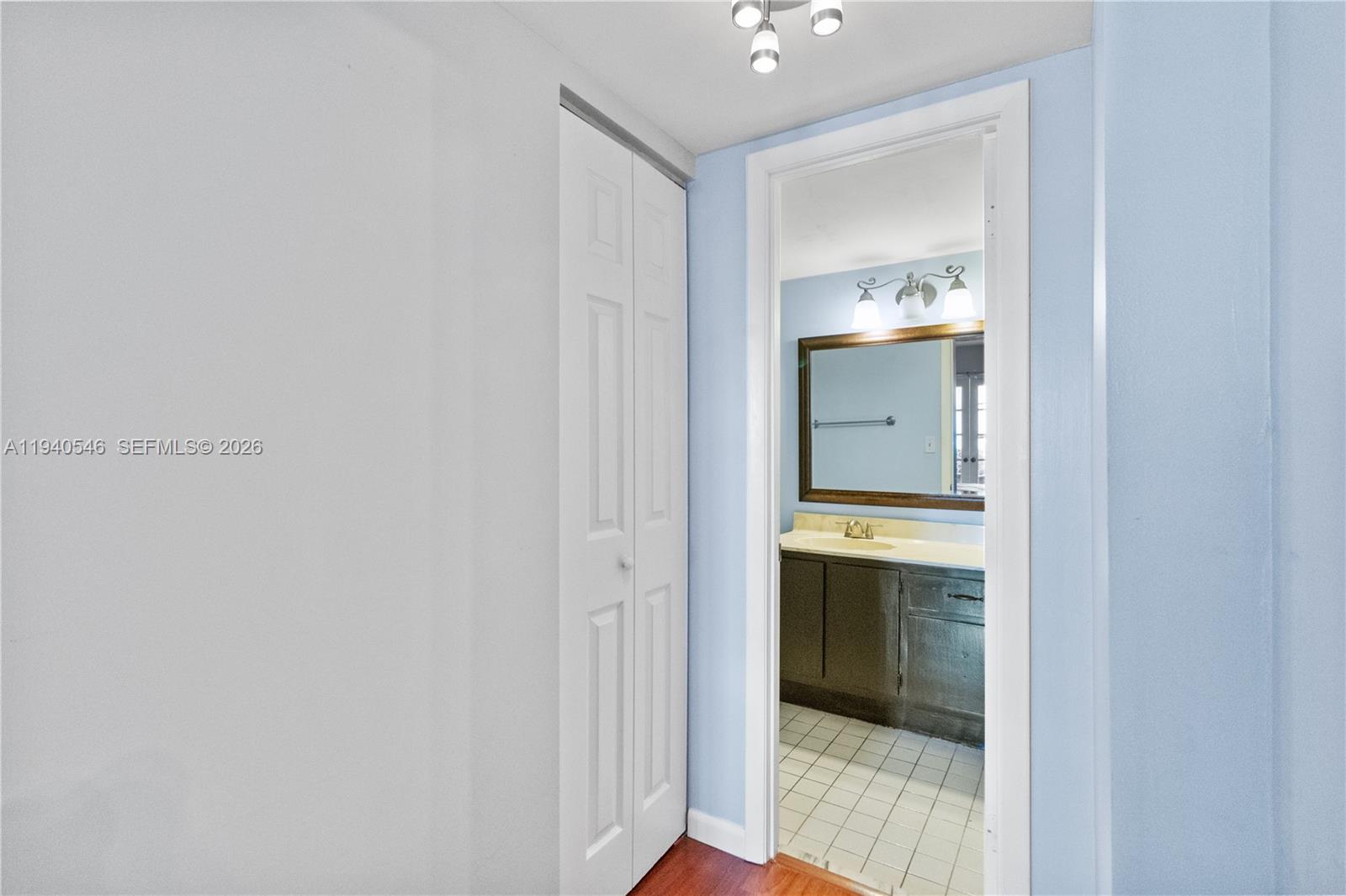 Hallandale Beach Condo: 600 Three Islands Boulevard