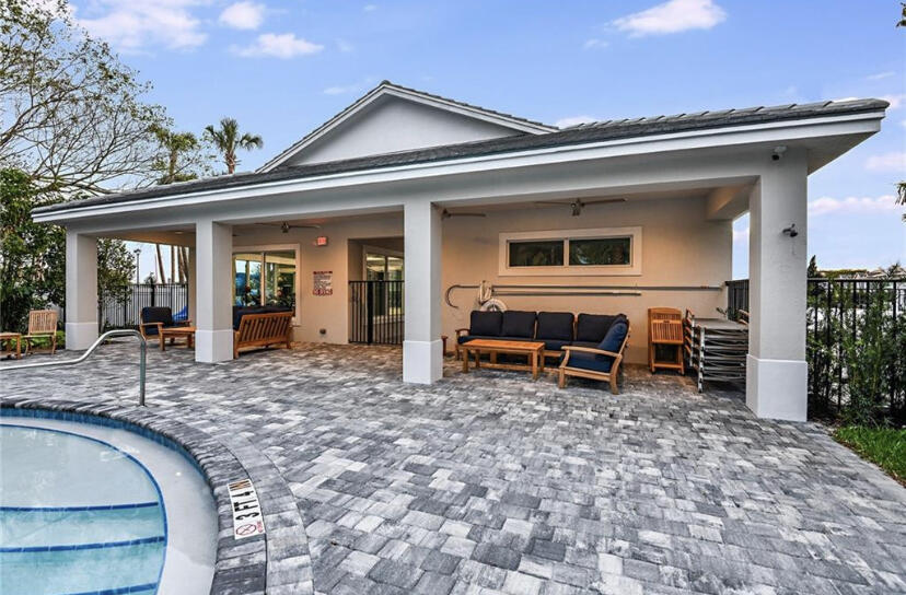 Deerfield Beach Condo: 562 Parsons Way