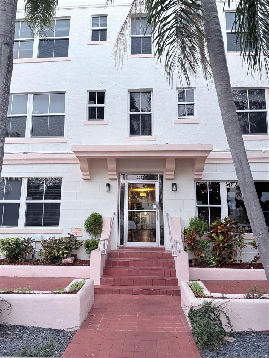 Miami Beach Condo: 1320 Drexel Avenue