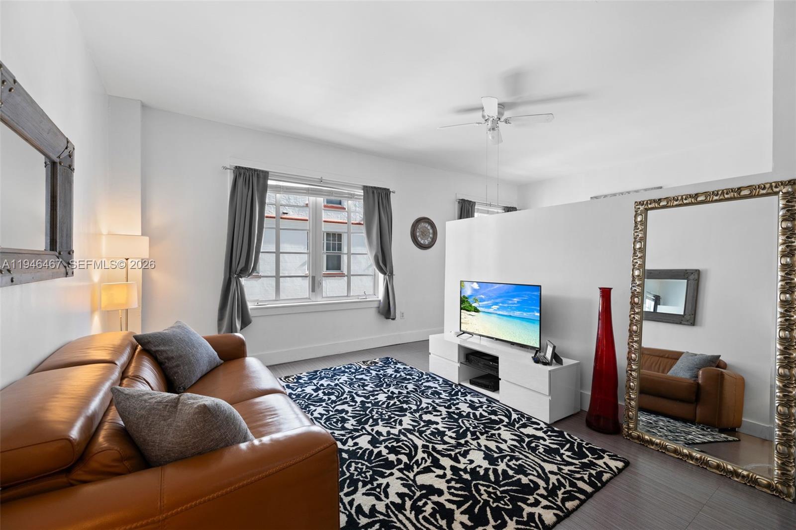 Miami Beach Condo: 530 Ocean Drive