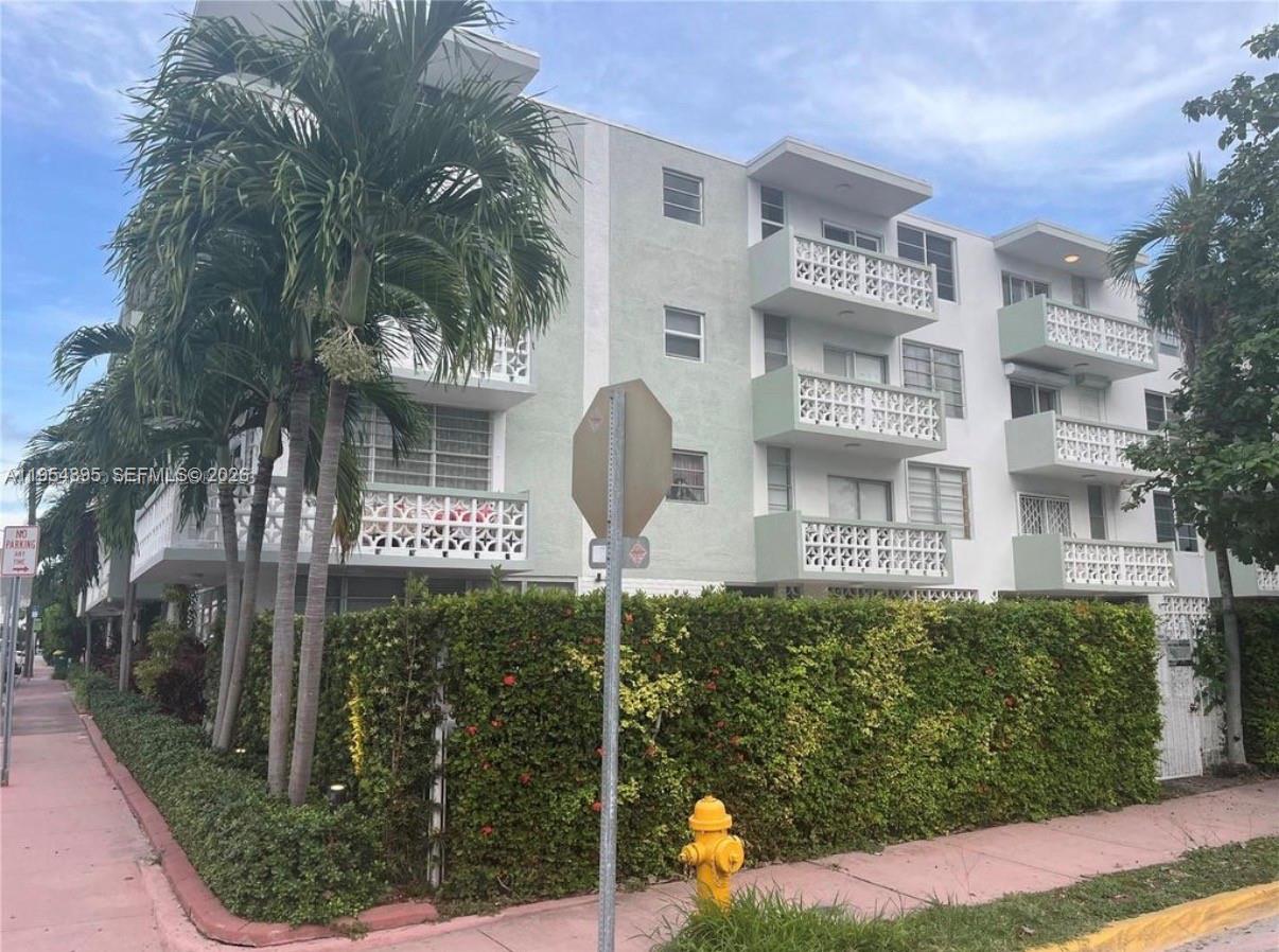 Miami Beach Condo: 949 Pennsylvania Avenue