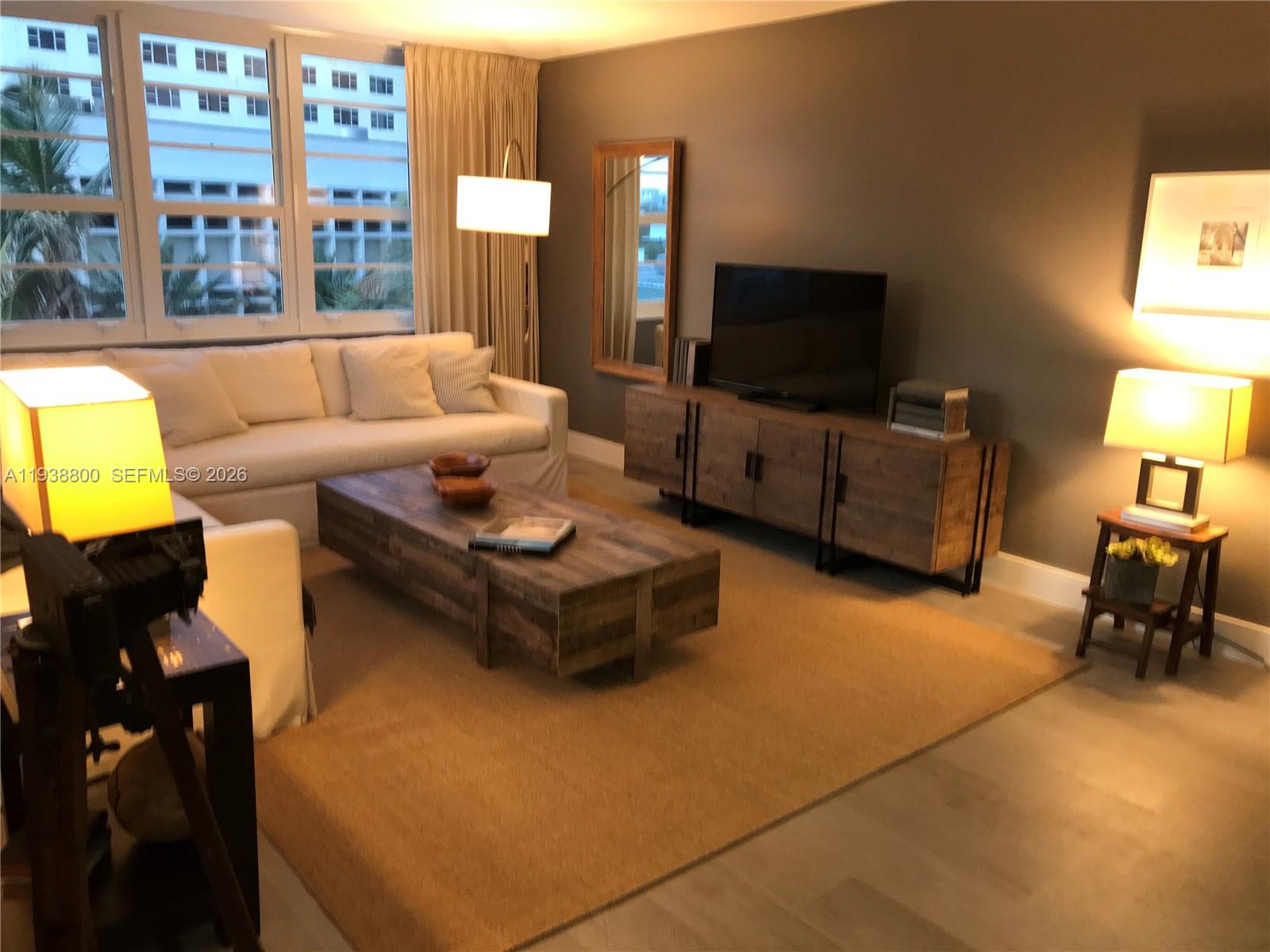 Miami Beach Condo: 100 Lincoln Road