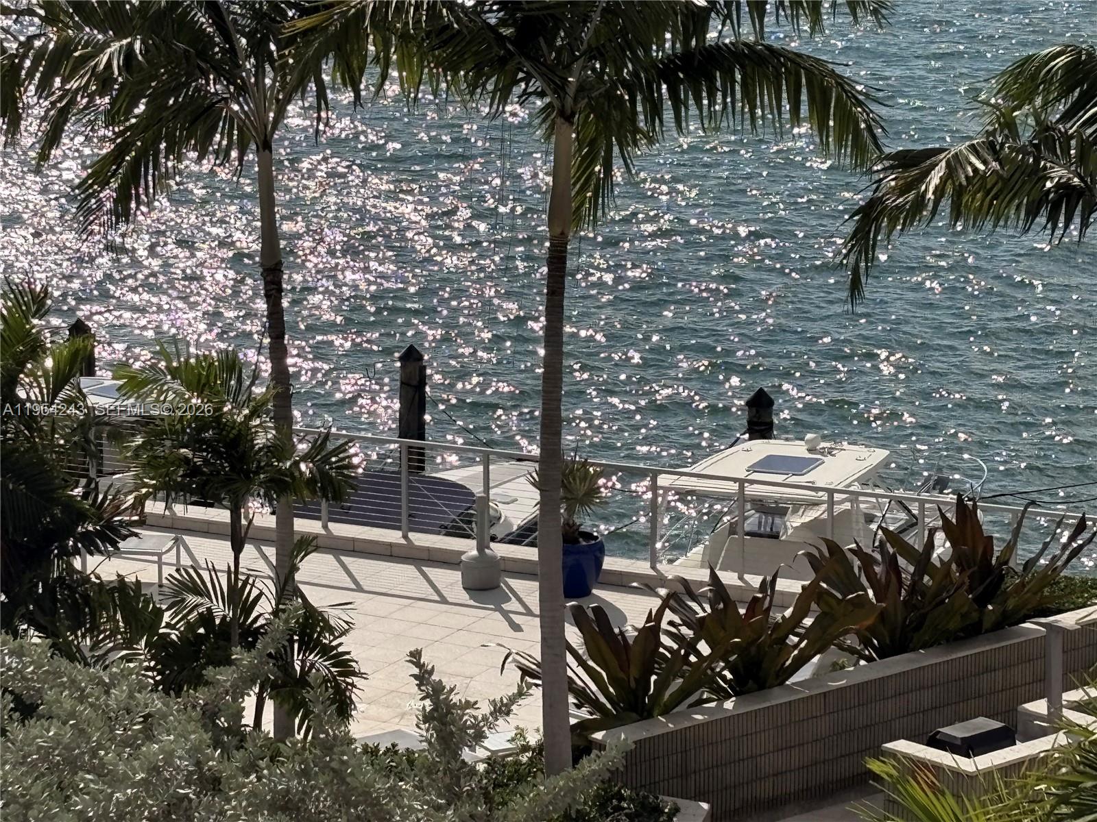 Miami Beach Condo: 800 West Avenue