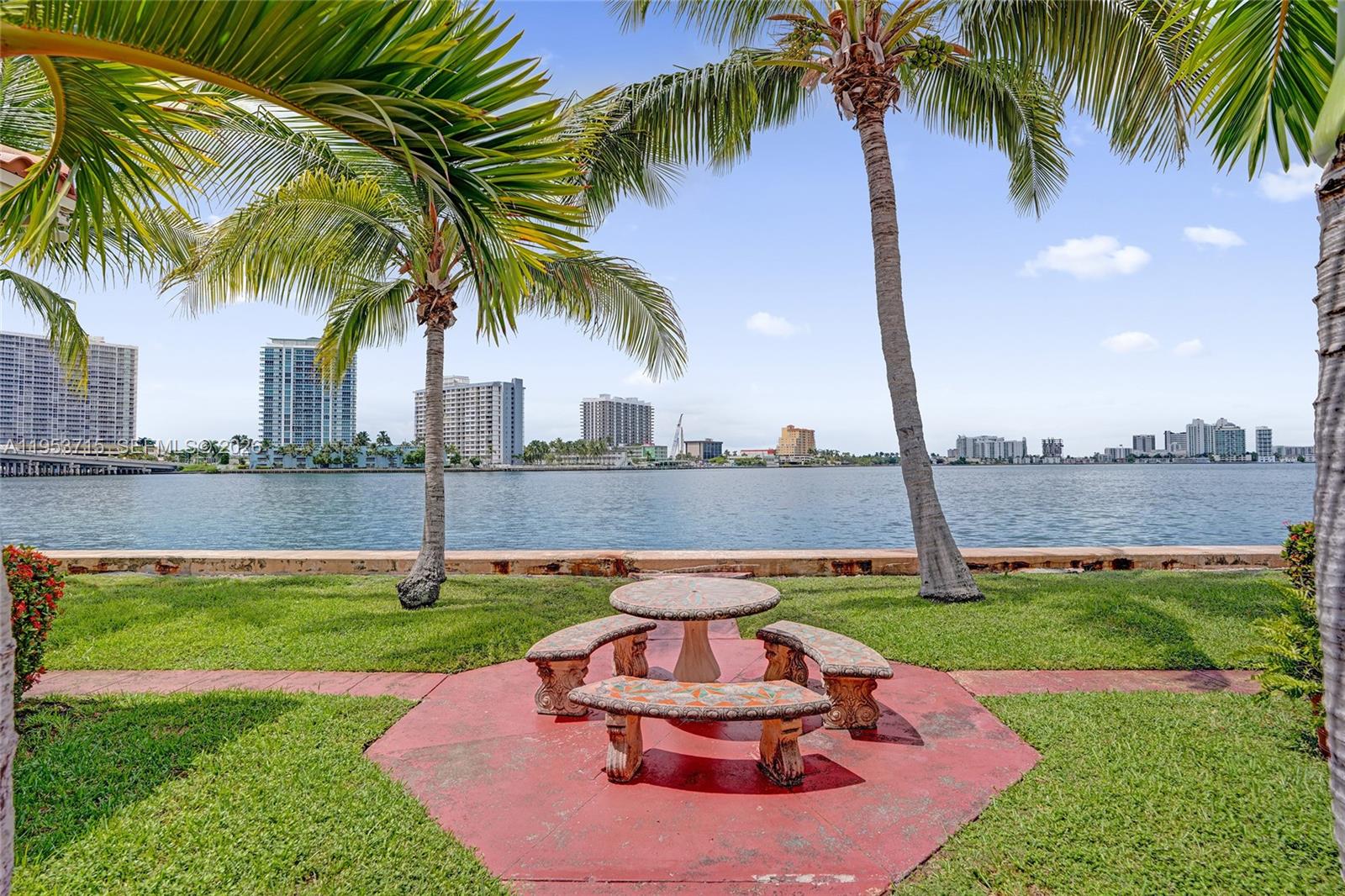 Miami Beach Condo: 2160 Bay Drive