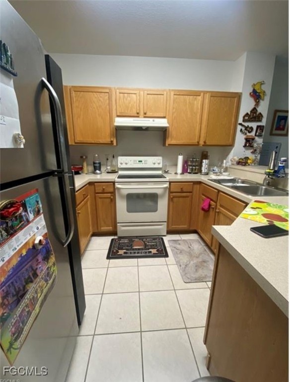 Fort Myers Condo: 10052 Pacific Pines Avenue