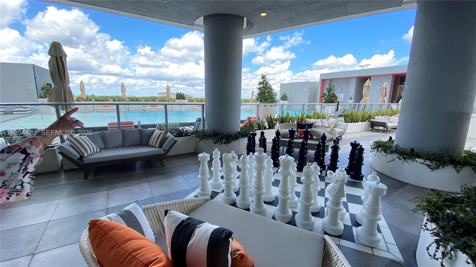 Sunrise Condo: 2000 Metropica Way