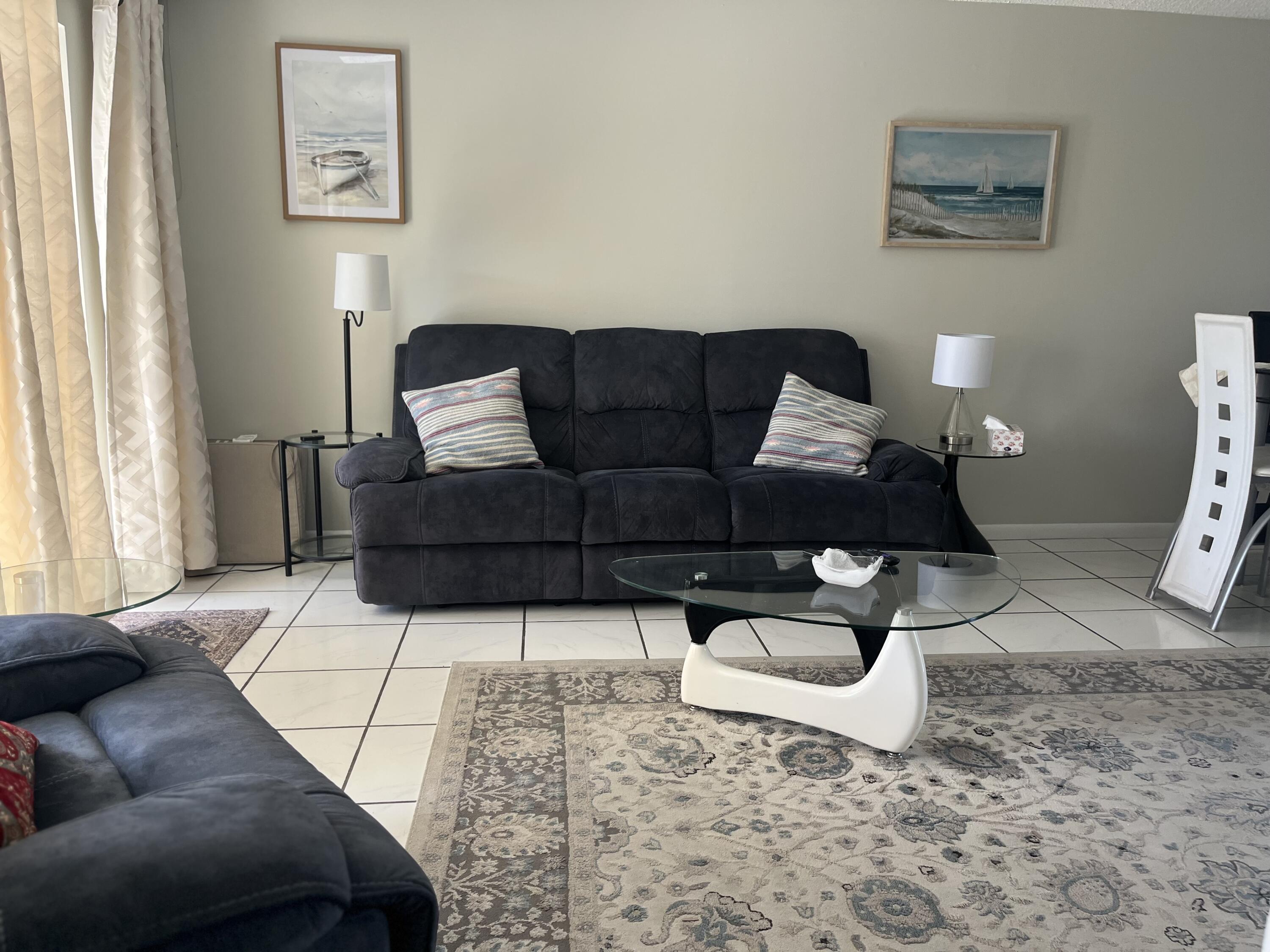 West Palm Beach Condo: 1638 Embassy Drive