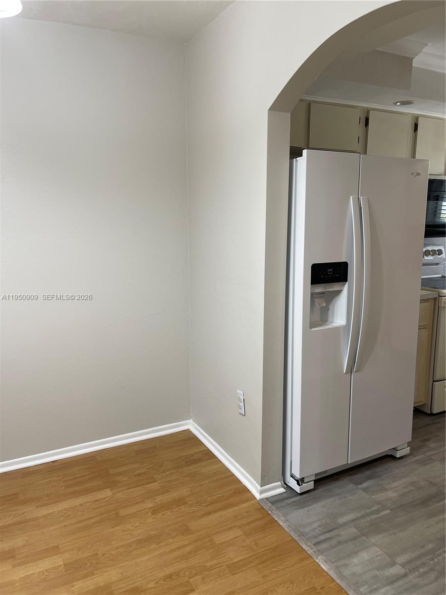 Fort Myers Condo: 2121 Collier Avenue