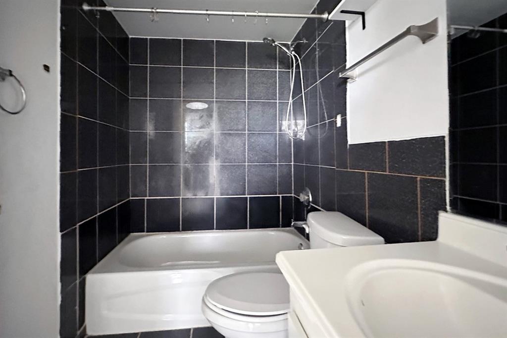 West Palm Beach Condo: 1900 North Congress Avenue