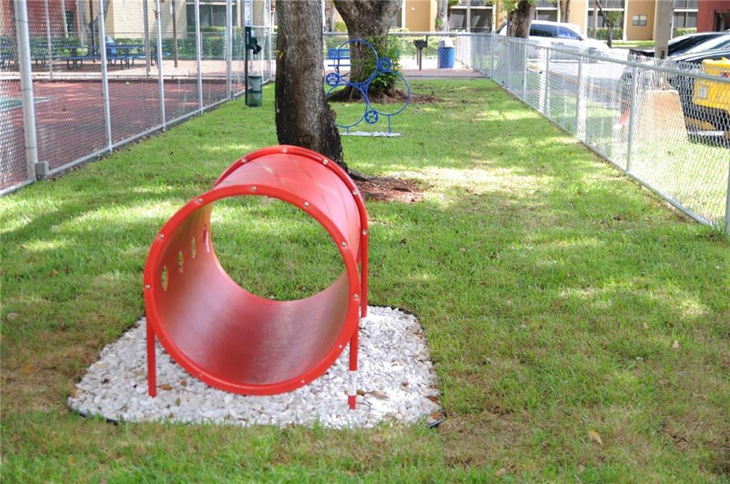 North Miami Beach Condo: 19455 Northeast 10th Avenue