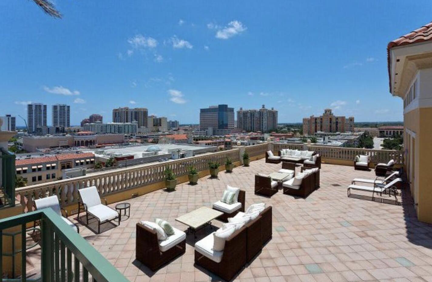 West Palm Beach Condo: 403 South Sapodilla Avenue