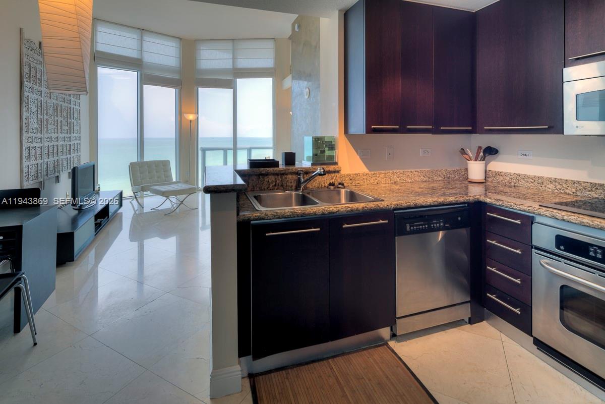 Miami Beach Condo: 6515 Collins Avenue