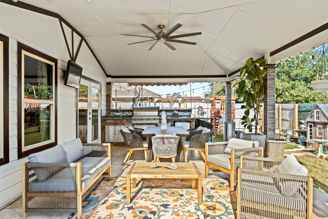 Kyle Condo: 355 Evening Star