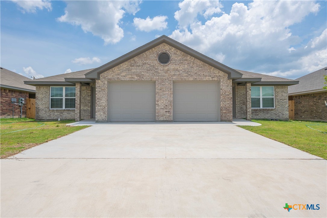 Copperas Cove Condo: 605 Lost Trail