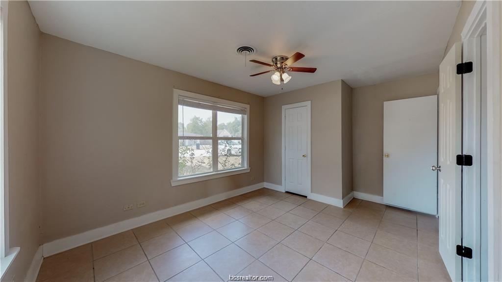 College Station Condo: 202 Walton Drive