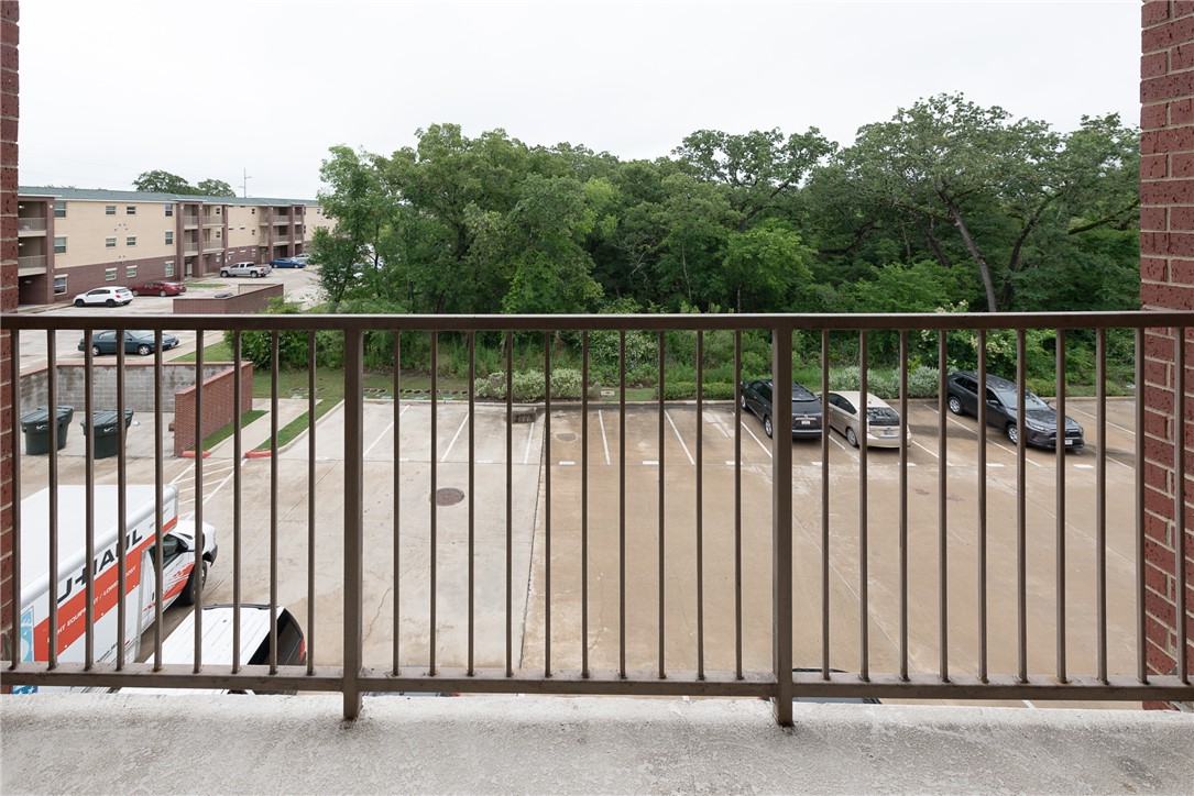 College Station Condo: 1915 Dartmouth Street