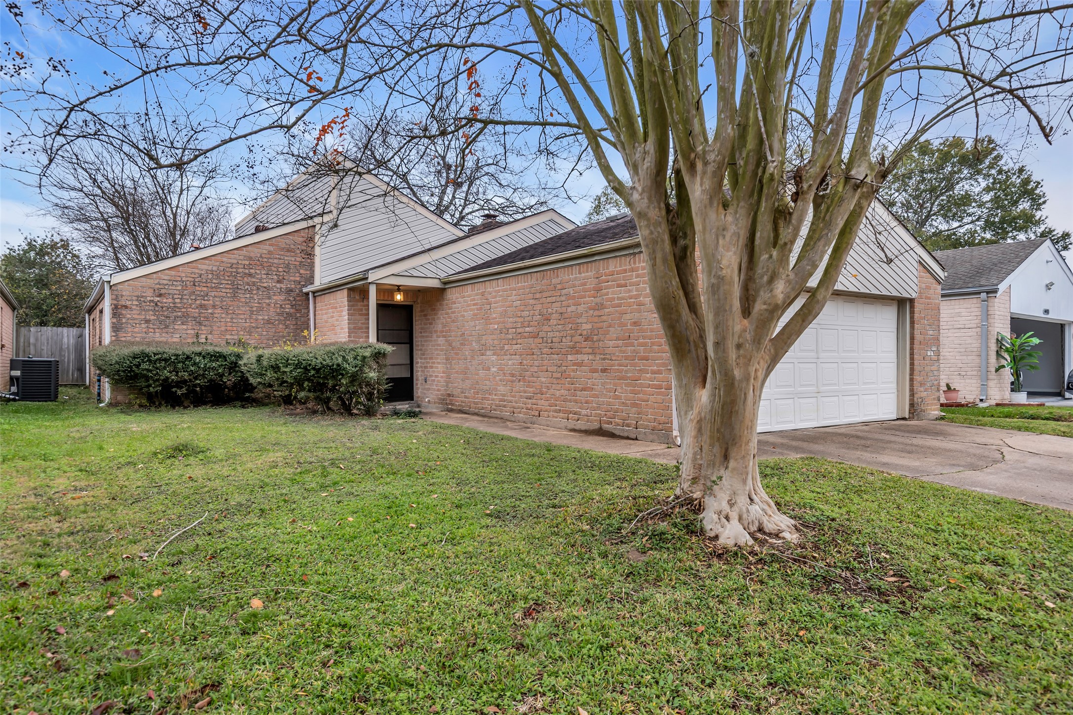 Houston Condo: 4407 Hickory Grove Drive
