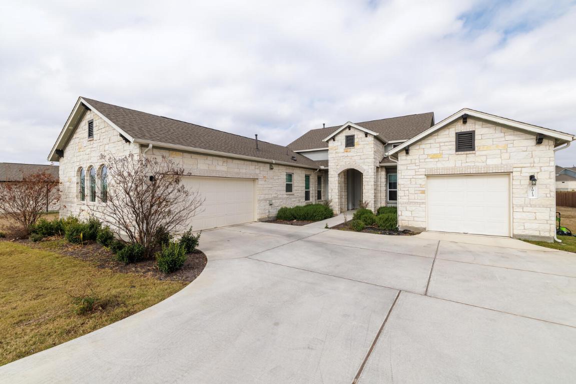 Leander Condo: 1913 Equine Road