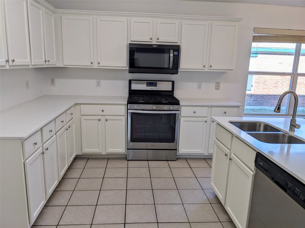 Leander Condo: 600 McCarthur Drive