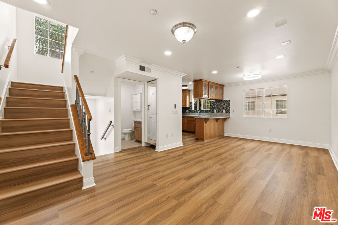 Whittier Condo: 11738 Valley View Avenue